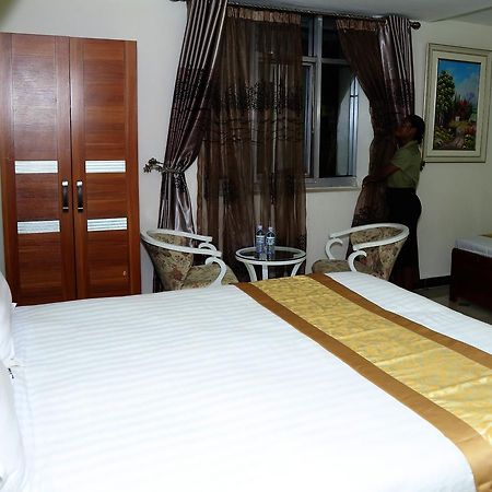 La Grande Hotel Kampala Exterior foto