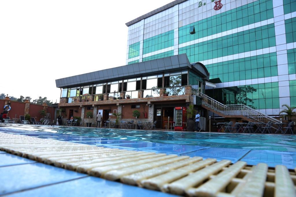 La Grande Hotel Kampala Exterior foto